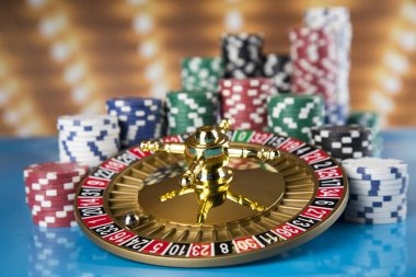 loki88 mobile app interface showing live dealer tables and sports betting options on Android device